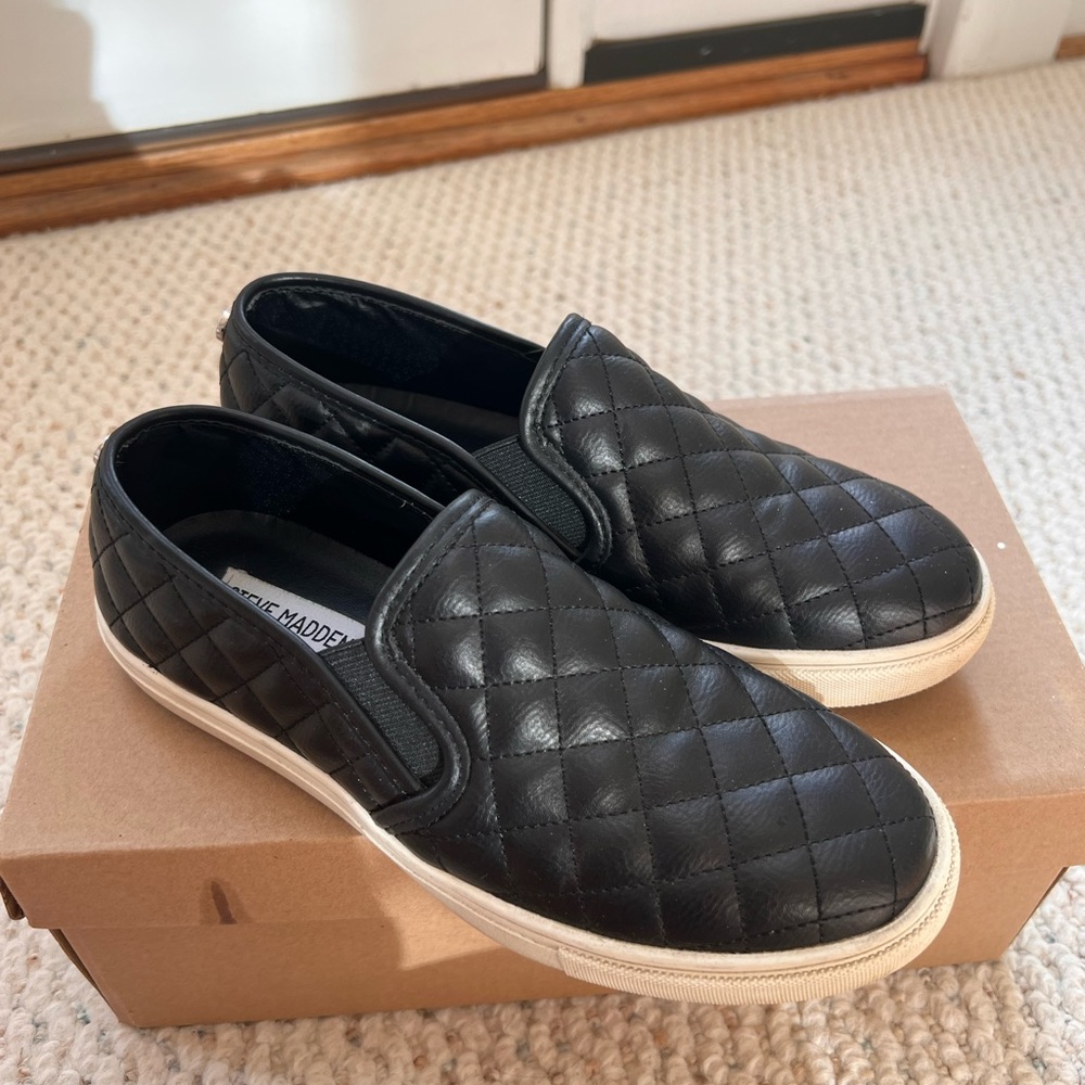 Steve Madden Men's Black Quilted Slip-On Shoes